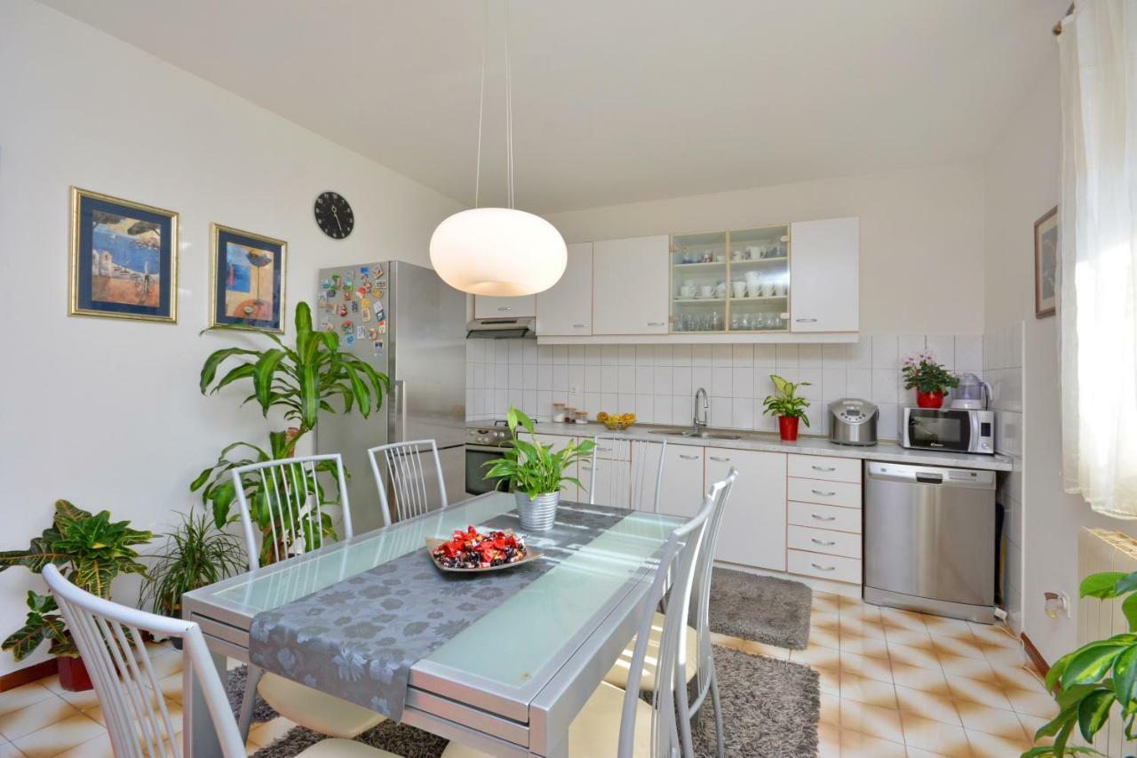 Artsy Apartment Klis Екстер'єр фото